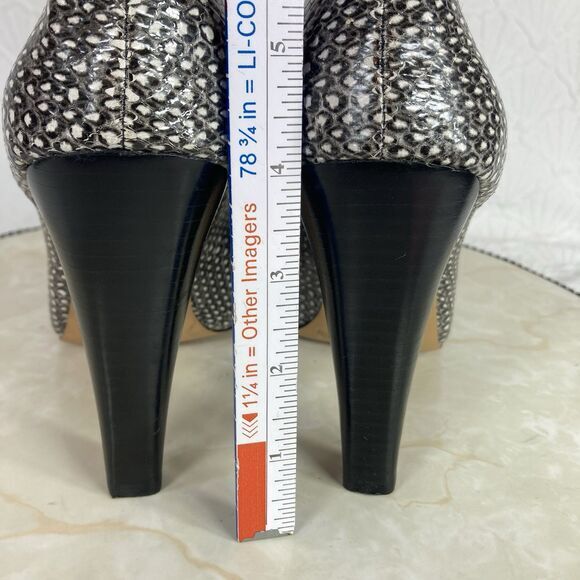 Vince Camuto Heels Womens Size 8 Gray Python Snake Print Pointed Toe Pumps - Picture 9 of 13